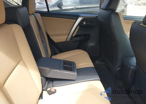 2018 Toyota Rav4 Limited/Se/Platinum z USA, uszkodzony, nr VIN JTMDFREV2JJ256404